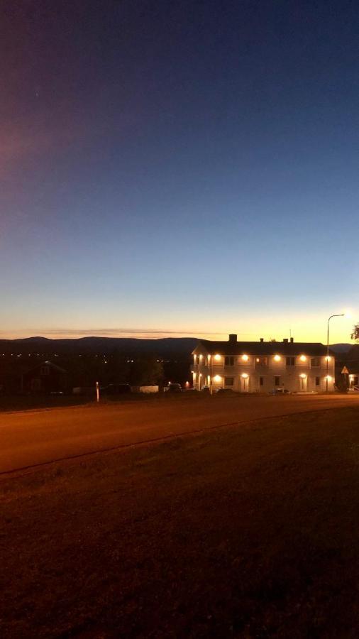 Fin Laegenhet I Centrala Oviken, Mellan Fjaell&Stad Esterno foto